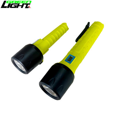 Luz de linterna portátil LED a prueba de explosión 3W 12000lux IP68 antorcha recargable